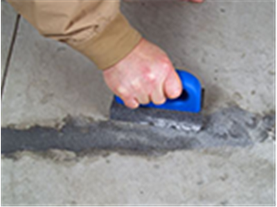 路威混凝土修補(bǔ)劑修補(bǔ)坑槽、破損臺階、麻面工藝